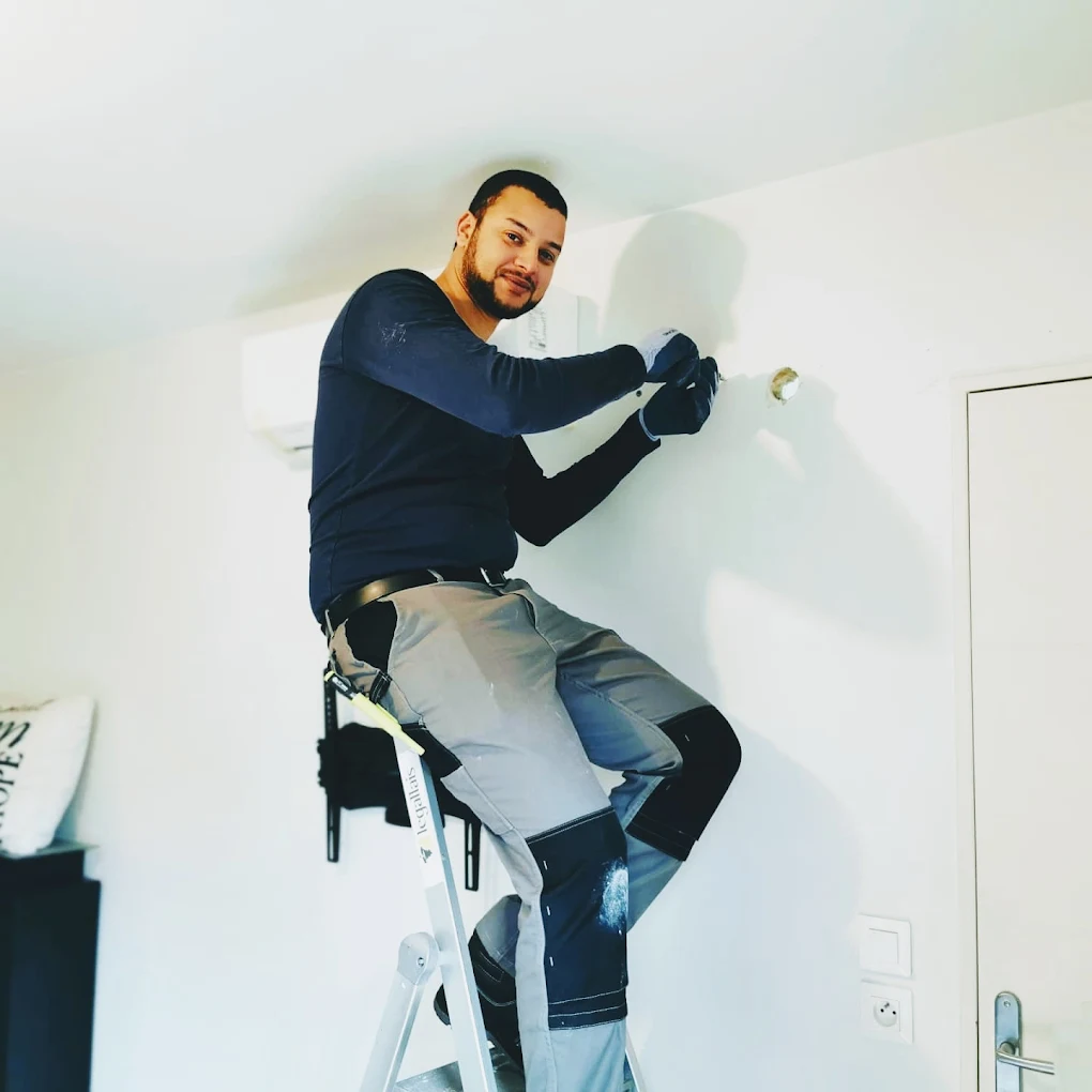 Installation PAC air air Lyon - finitions soignées artisan RGE